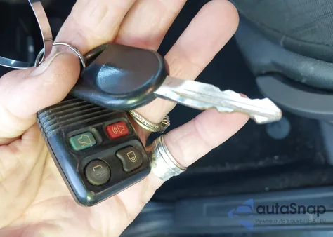 2011 Ford Focus Se z USA, uszkodzony, nr VIN 1FAHP3FNXBW173677